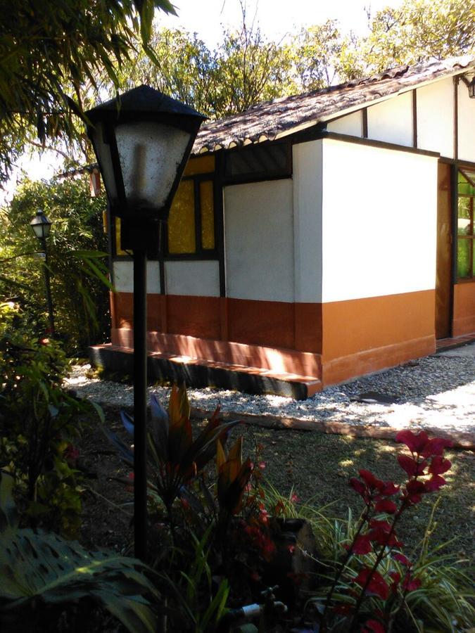 Villa Cabanas La Honda à Guatapé Extérieur photo